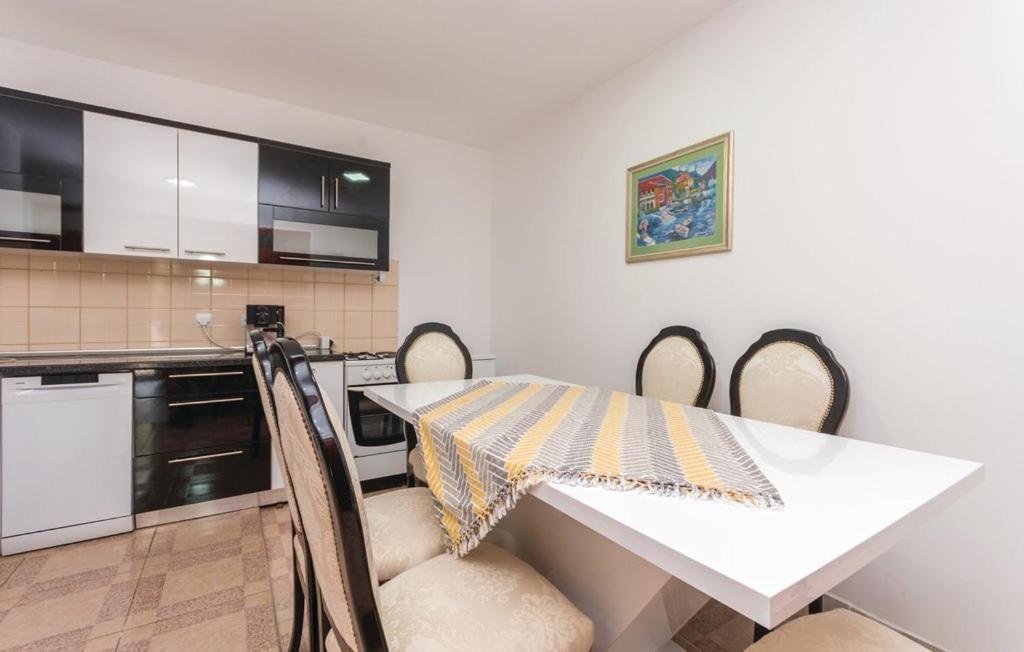 Villa Diana Pakostane Ngoại thất bức ảnh