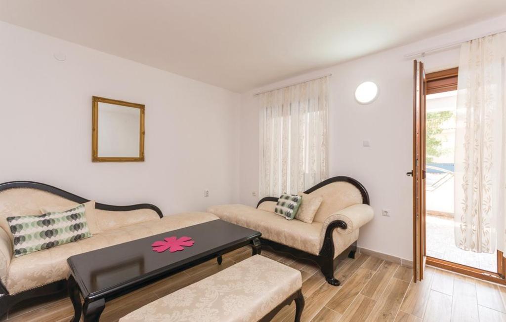 Villa Diana Pakostane Ngoại thất bức ảnh